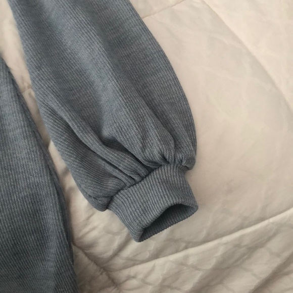 Off the shoulder bell sleeve dress - Picture 2 of 3